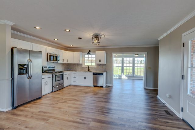 3811 Highway 52, E, Bethpage, TN 37022