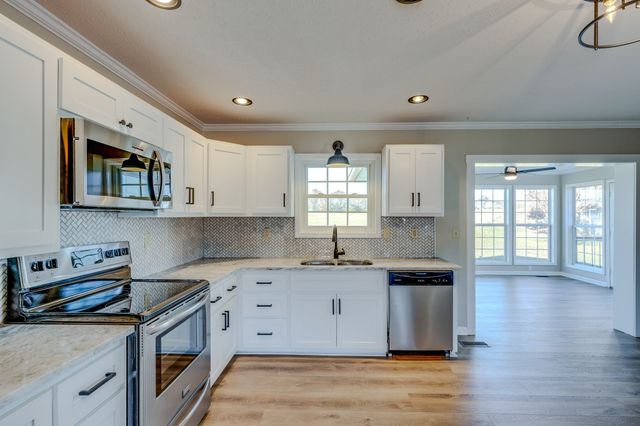 3811 Highway 52, E, Bethpage, TN 37022