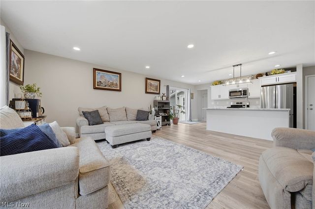 6101 Skylark Street SW, Canton, OH 44706