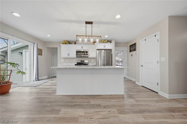 6101 Skylark Street SW, Canton, OH 44706