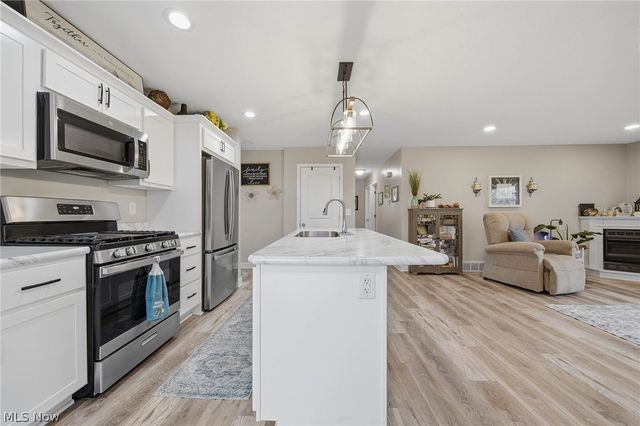 6101 Skylark Street SW, Canton, OH 44706