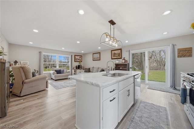 6101 Skylark Street SW, Canton, OH 44706