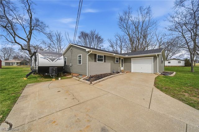 6101 Skylark Street SW, Canton, OH 44706