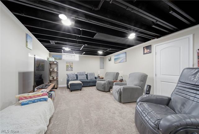 6101 Skylark Street SW, Canton, OH 44706