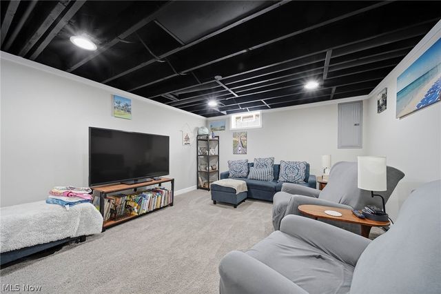 6101 Skylark Street SW, Canton, OH 44706