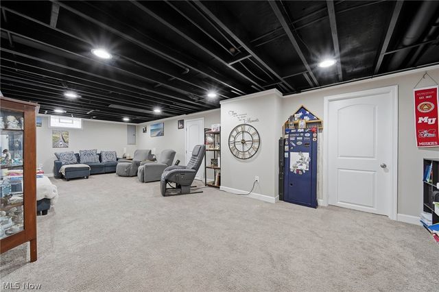 6101 Skylark Street SW, Canton, OH 44706