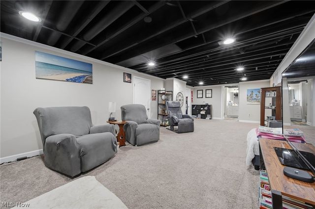 6101 Skylark Street SW, Canton, OH 44706