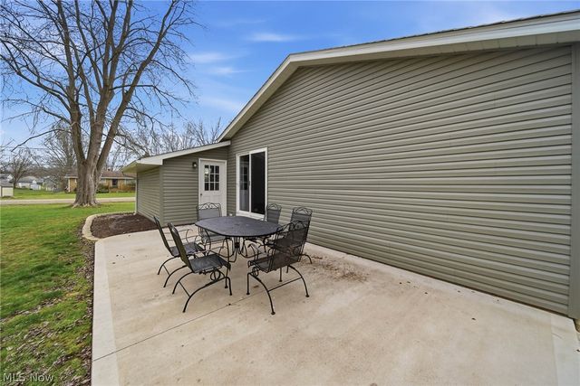 6101 Skylark Street SW, Canton, OH 44706