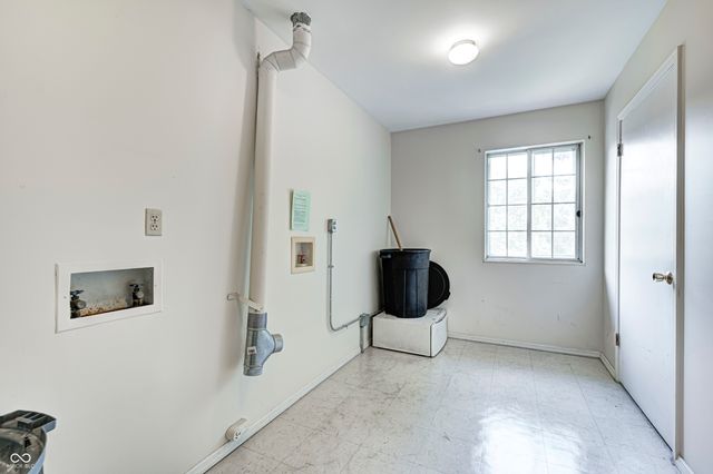 6417 Park Central Drive W D, Indianapolis, IN 46260