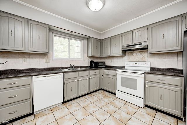 6417 Park Central Drive W D, Indianapolis, IN 46260