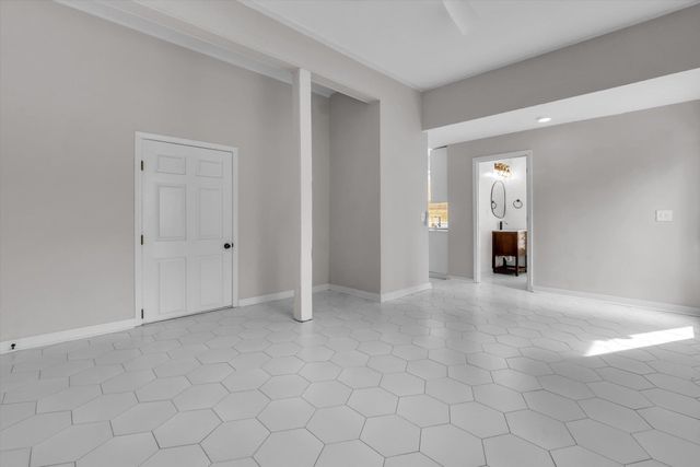 2031 CENTRAL AVE, Memphis, TN 38104