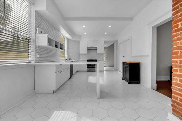 2031 CENTRAL AVE, Memphis, TN 38104