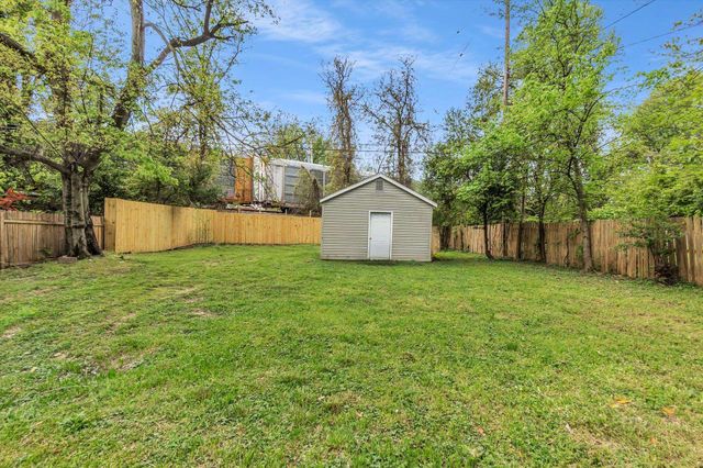 2031 CENTRAL AVE, Memphis, TN 38104