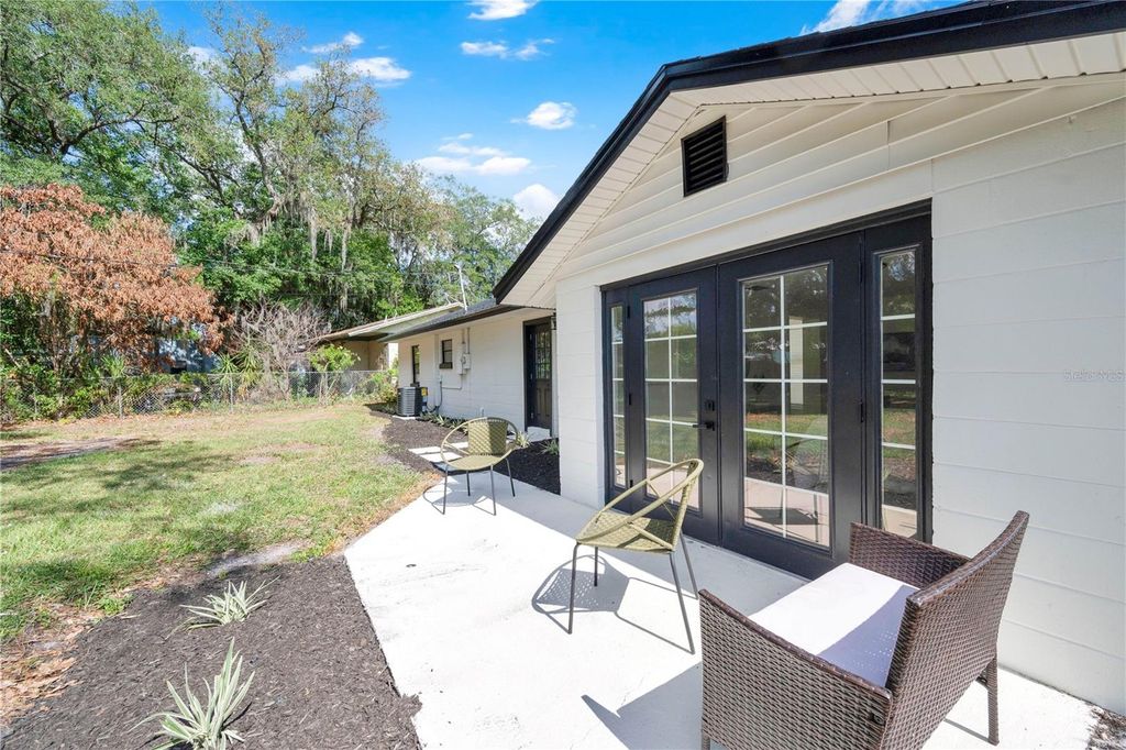 Image 25 of property listing at 1506 E ELM ROAD, Lakeland, FL 33801