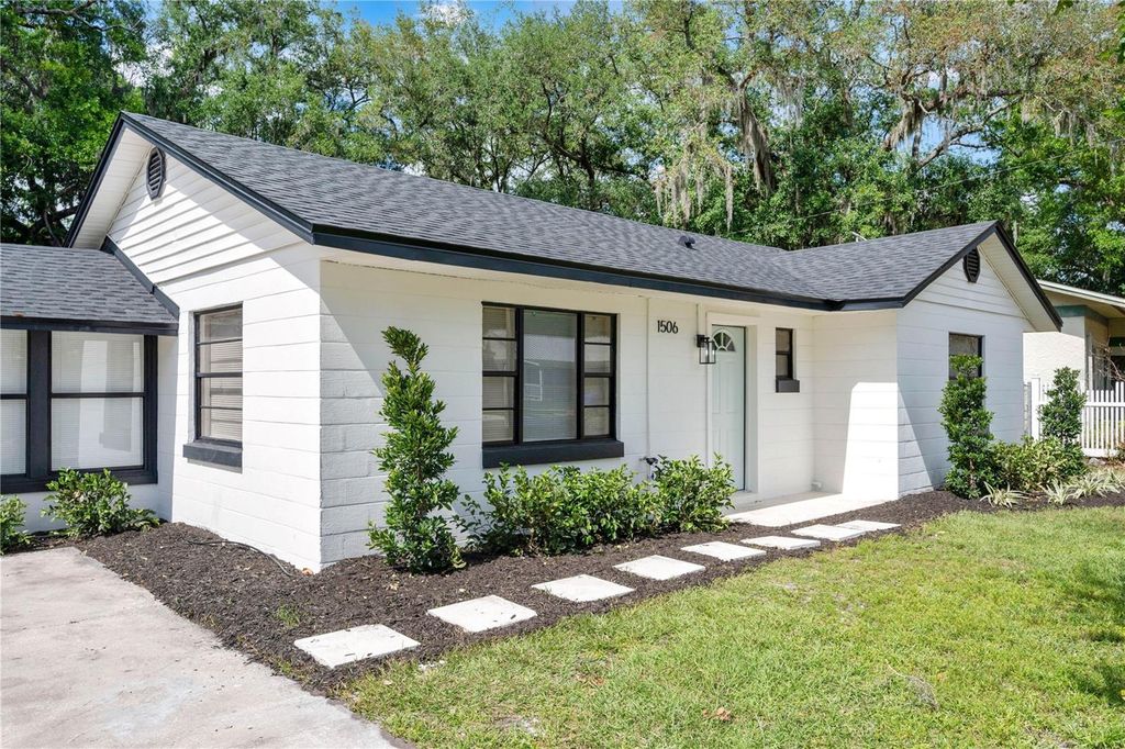 Image 6 of property listing at 1506 E ELM ROAD, Lakeland, FL 33801