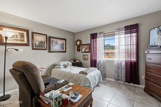 334 S Vista Del Rio, Green Valley, AZ 85614