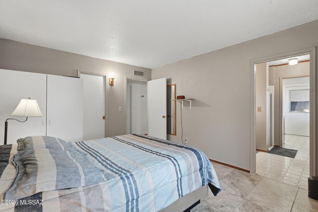 334 S Vista Del Rio, Green Valley, AZ 85614