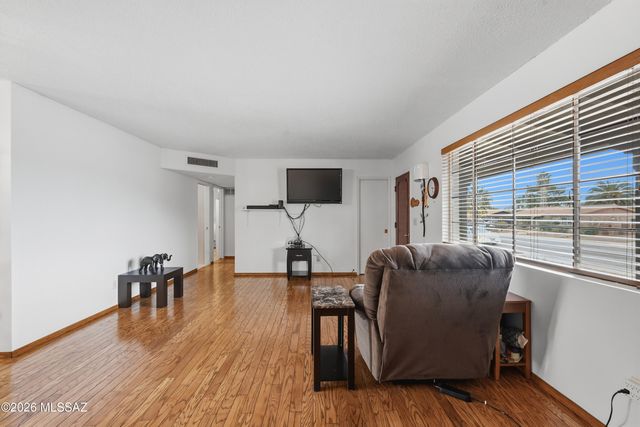 334 S Vista Del Rio, Green Valley, AZ 85614