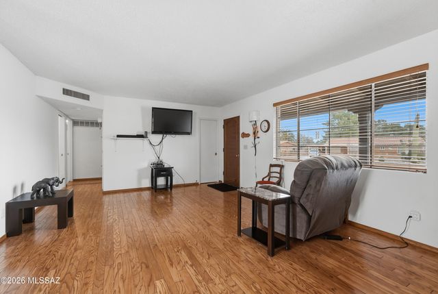 334 S Vista Del Rio, Green Valley, AZ 85614