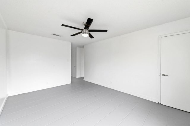 3408 Dolphin DR A, Austin, TX 78704