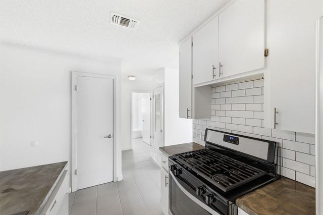 3408 Dolphin DR A, Austin, TX 78704