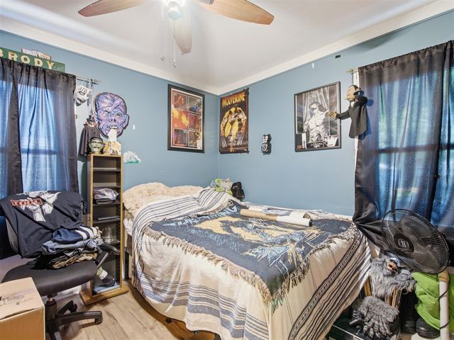 25073 Andover Drive, Dearborn Heights, MI 48125