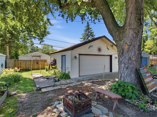 25073 Andover Drive, Dearborn Heights, MI 48125
