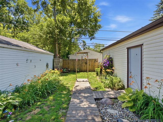 25073 Andover Drive, Dearborn Heights, MI 48125