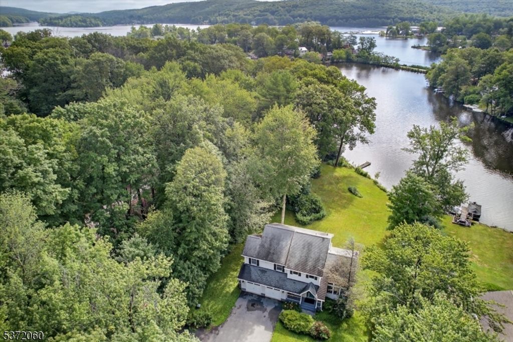 546 Warwick Tpke, West Milford Twp., NJ 07421