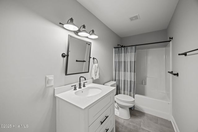 64 Buccaneer Circle, Washington, NC 27889