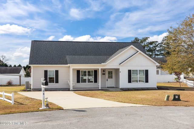 64 Buccaneer Circle, Washington, NC 27889