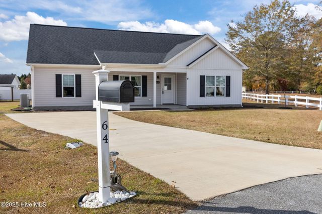 64 Buccaneer Circle, Washington, NC 27889