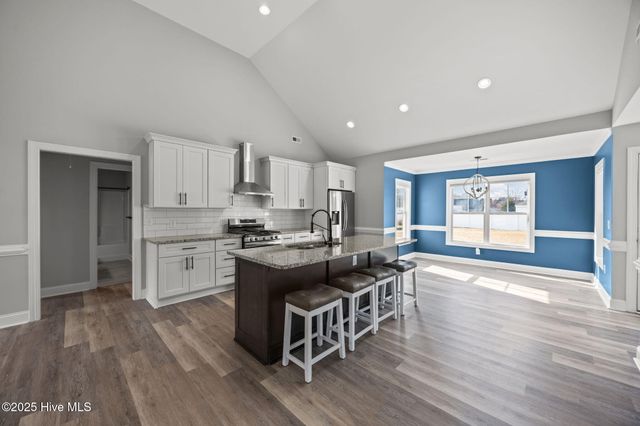 64 Buccaneer Circle, Washington, NC 27889