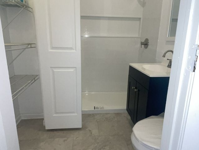 3611 N Sacramento Avenue, Chicago, IL 60618