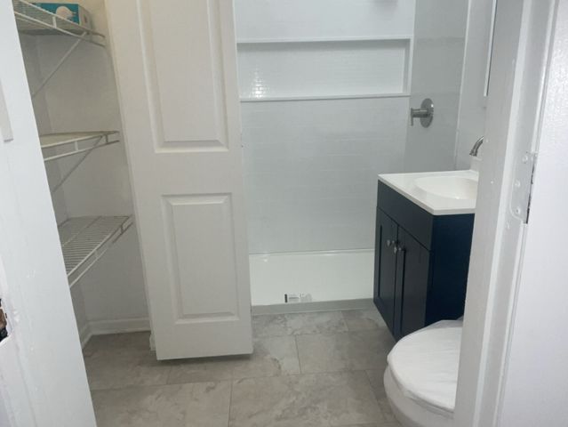 3611 N Sacramento Avenue, Chicago, IL 60618