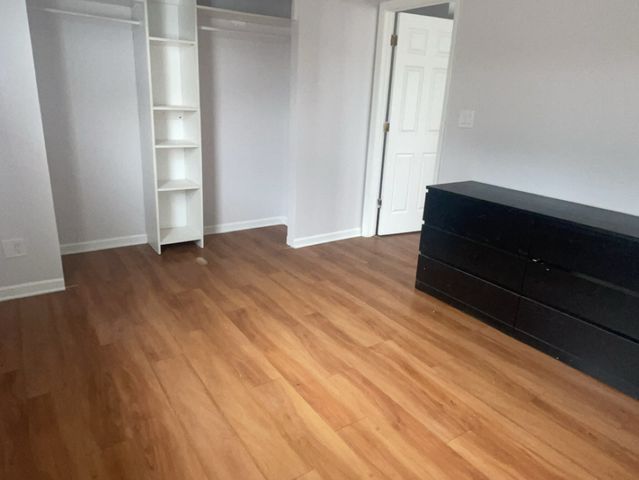 3611 N Sacramento Avenue, Chicago, IL 60618