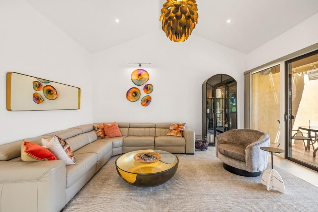 Image 18 of property listing at 201 Las Lomas, Palm Desert, CA 92260