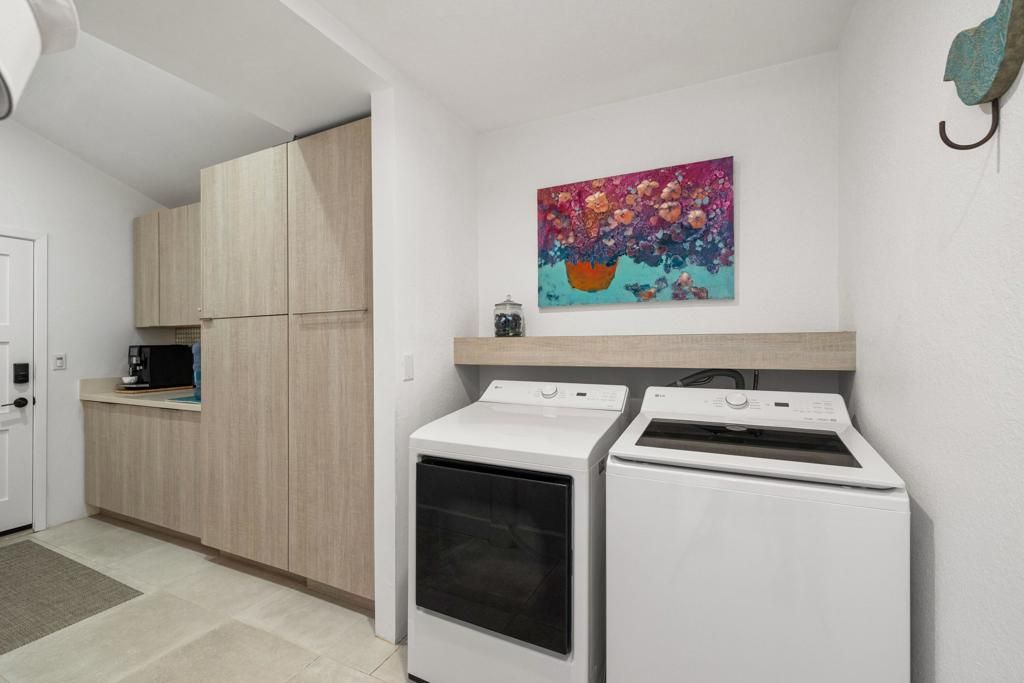 Image 27 of property listing at 201 Las Lomas, Palm Desert, CA 92260