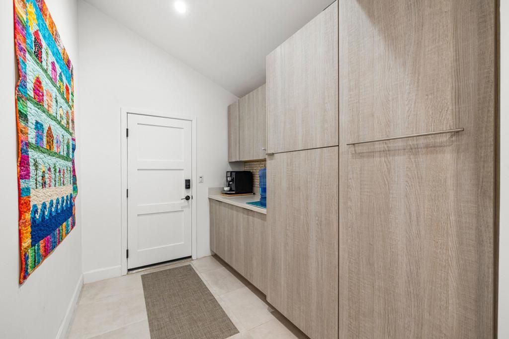 Image 28 of property listing at 201 Las Lomas, Palm Desert, CA 92260