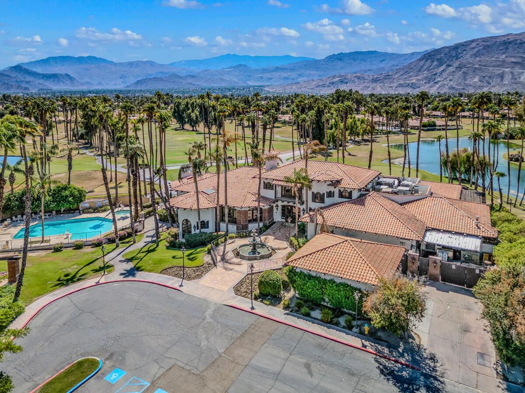 Image 34 of property listing at 201 Las Lomas, Palm Desert, CA 92260