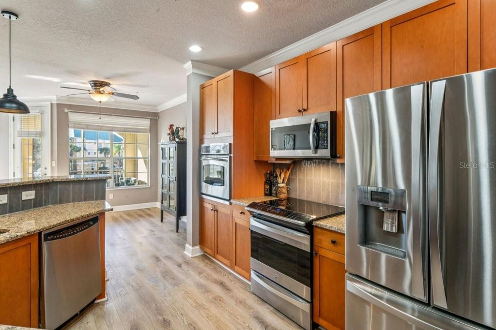 Image 11 of property listing at 6319 SUNSET BAY CIRCLE, Apollo Beach, FL 33572