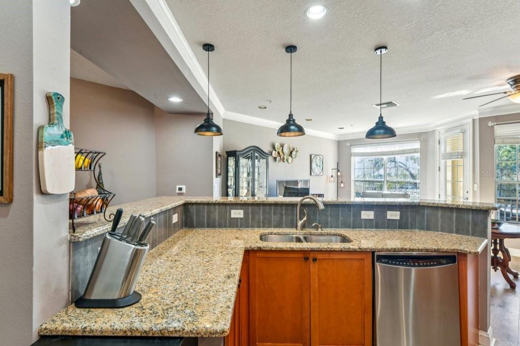 Image 12 of property listing at 6319 SUNSET BAY CIRCLE, Apollo Beach, FL 33572