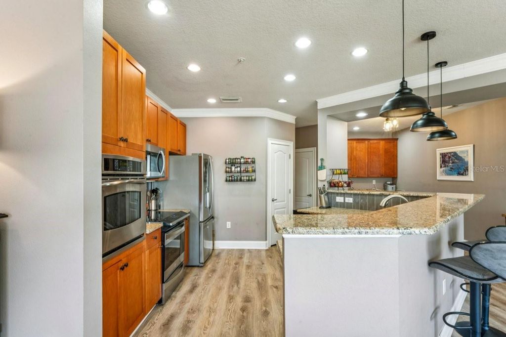 Image 15 of property listing at 6319 SUNSET BAY CIRCLE, Apollo Beach, FL 33572