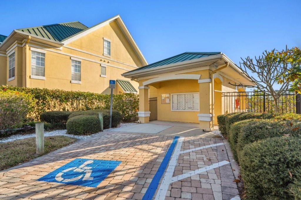 Image 22 of property listing at 6319 SUNSET BAY CIRCLE, Apollo Beach, FL 33572