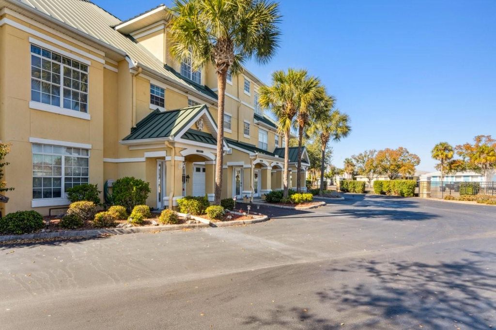 Image 24 of property listing at 6319 SUNSET BAY CIRCLE, Apollo Beach, FL 33572