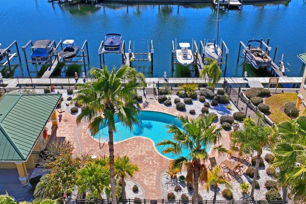 Image 32 of property listing at 6319 SUNSET BAY CIRCLE, Apollo Beach, FL 33572