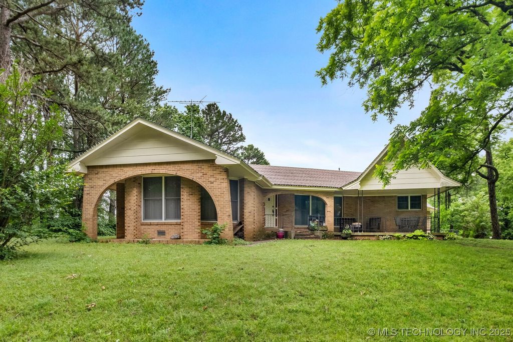 468918 Hwy 100, Stilwell, OK 74960