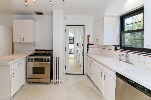 3790 Grovedale Place, Cincinnati, OH 45208