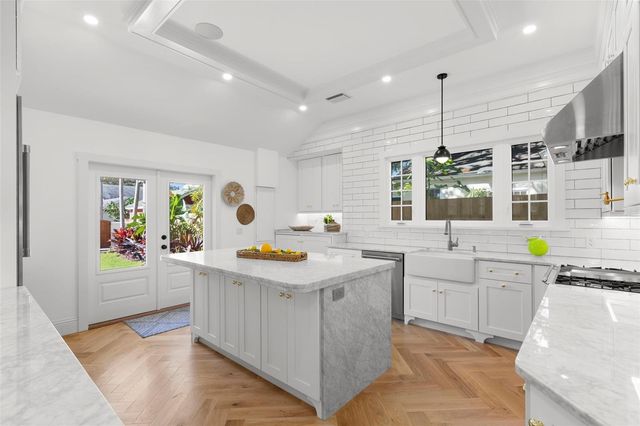 346 16TH AVENUE NE, St Petersburg, FL 33704