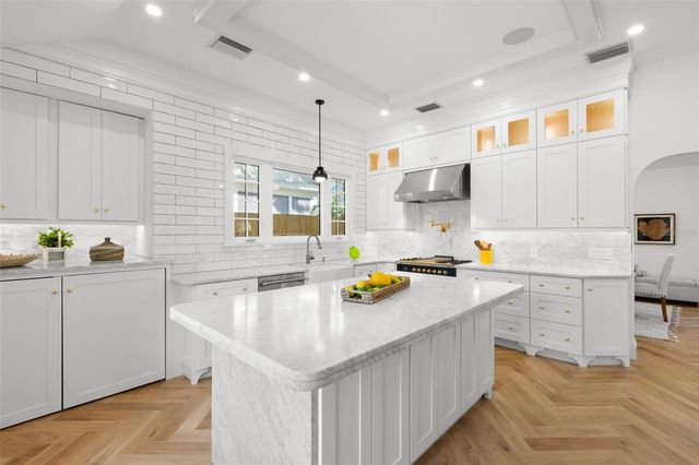 346 16TH AVENUE NE, St Petersburg, FL 33704